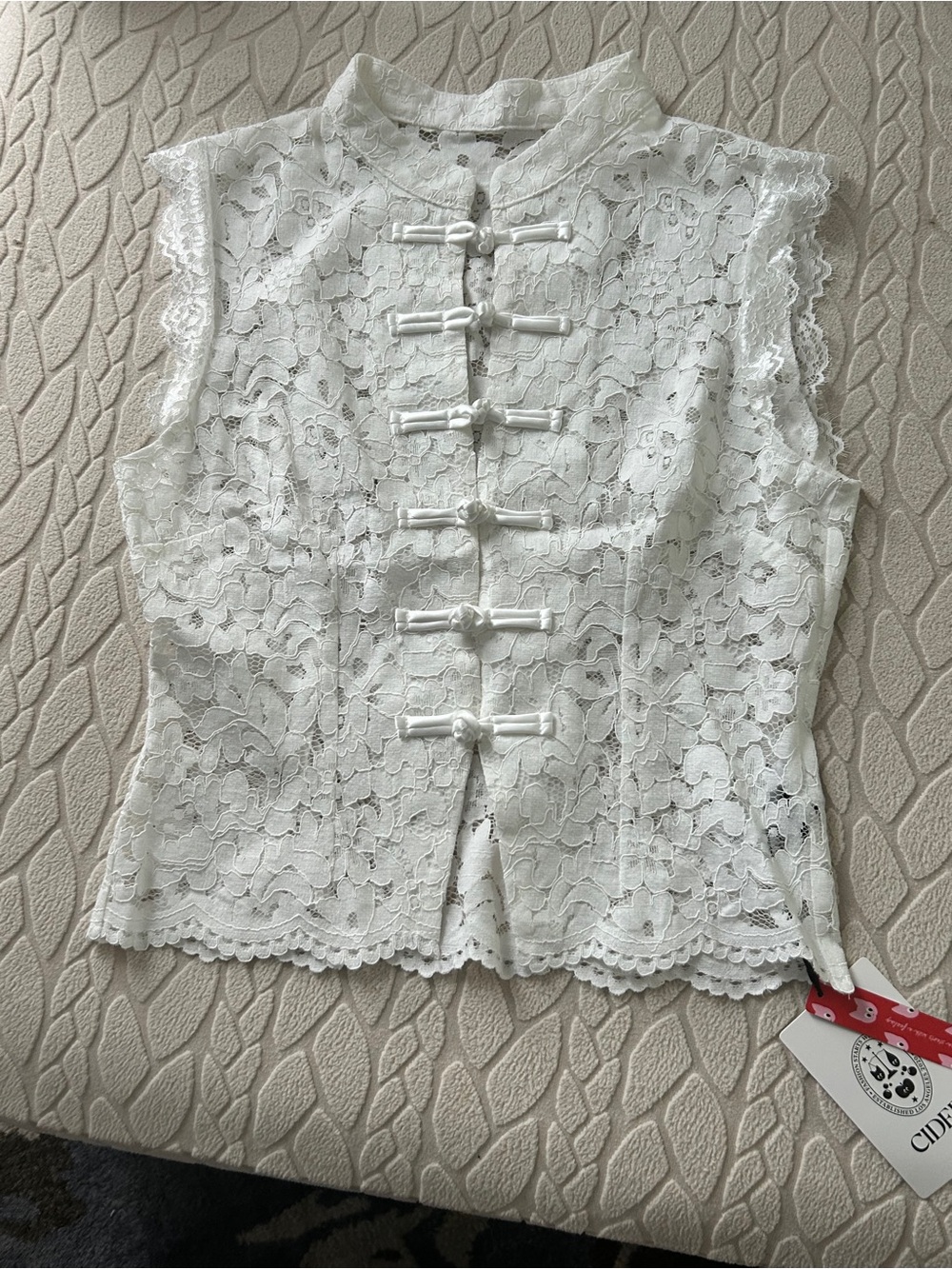 Cider White Guipure Lace Sleeveless Top with Mandarin Collar & Frog Closures S